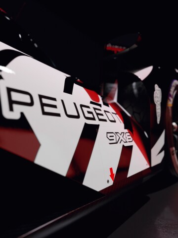 PEUGEOT 9X8 vue de profil